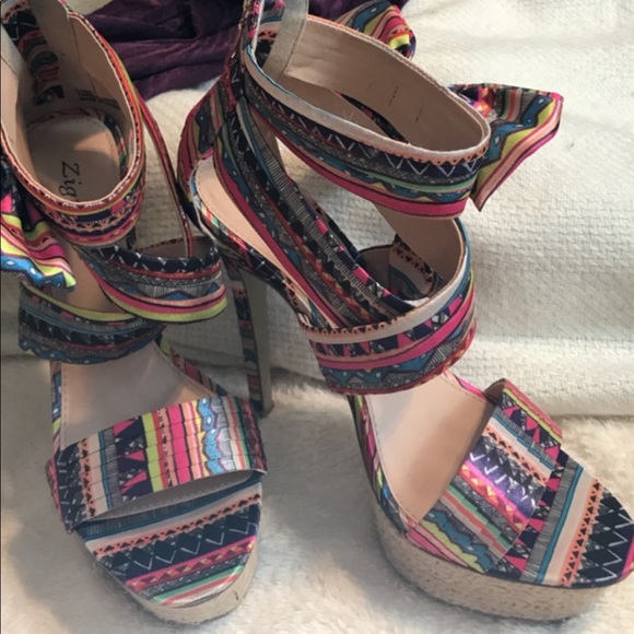 ZIGI SOHO Platform Heels - Picture 3 of 8